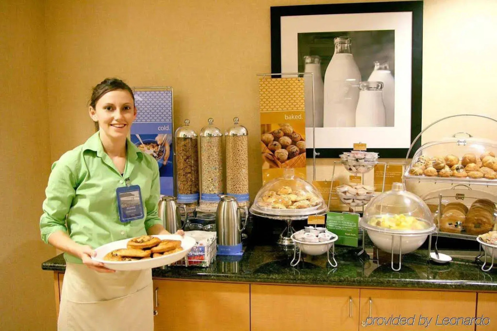 Hampton Inn & Suites Madera