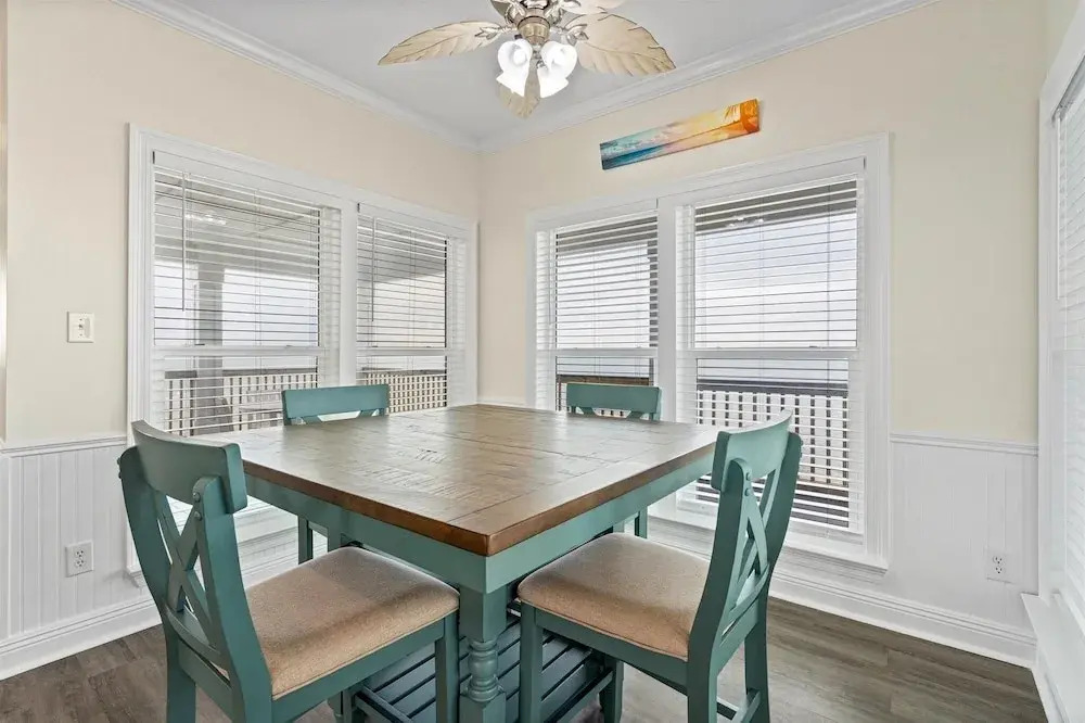 Shamrock Shores - Gulf Front West End Pet Friendly Property With Room For Everyone. 3 Master Suites! 6 Bedroom Home by RedAwning