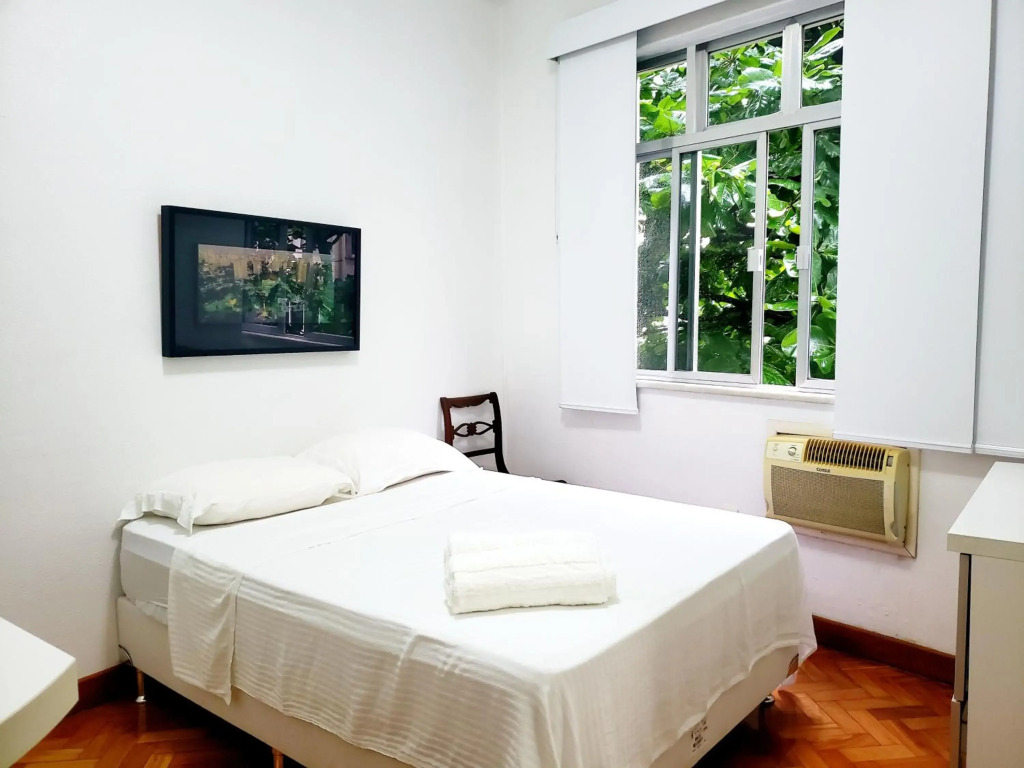 Apartamento COPACABANA REFORMADO - 400m da PRAIA, 2 QUARTOS, Portaria 24h, Wi-Fi, Ar condicionado, Cozinha Completa, Churrasqueira no prédio