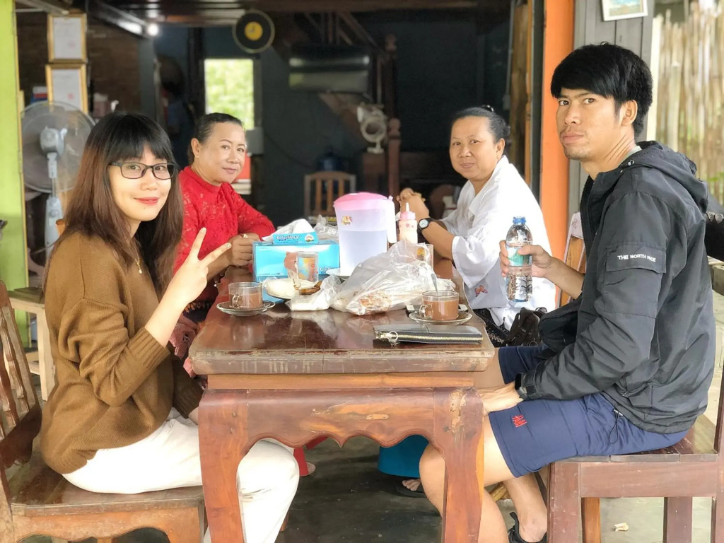 เชอโคว์ เชอโคว์ โฮมสเตย์