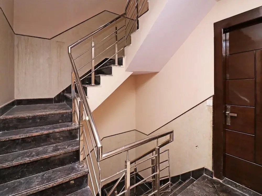 Collection O 74986 Hotel Sky Villas Near Palam Metro Station