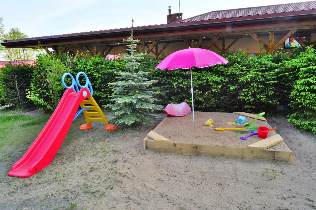 Holiday villa 470 sqm, garden 5000 sqm, Swiecianowo