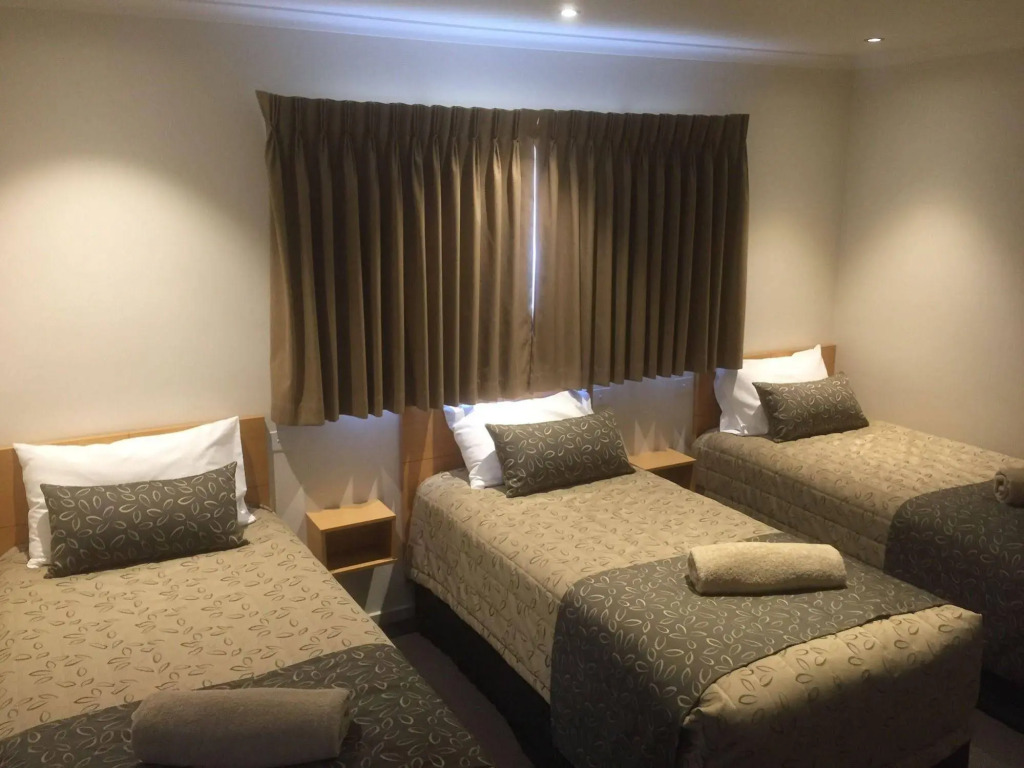 Tea House Motor Inn