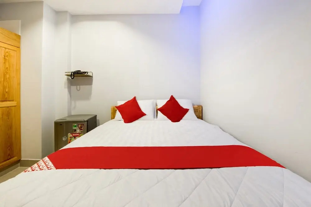 White 1 Hotel by OYO Rooms