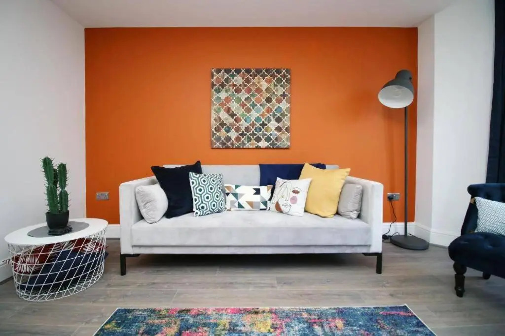 16 North Road Flat 4 by Mia Living Free Parking On Site