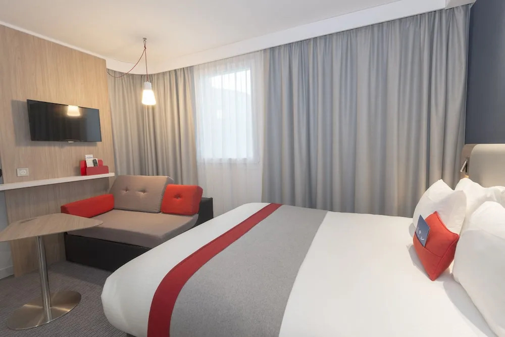 Holiday Inn Express Paris - Velizy by IHG