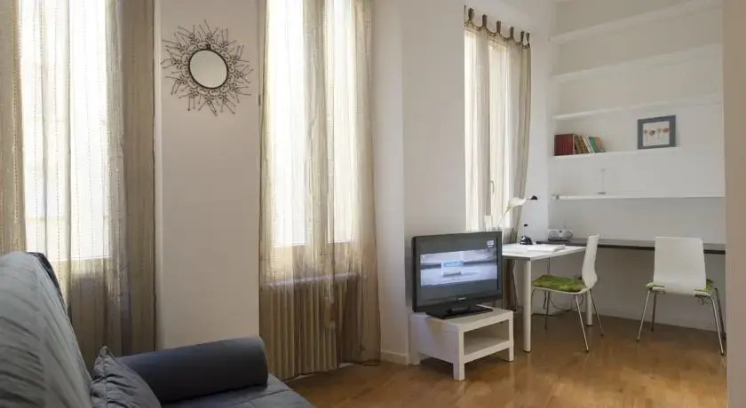 Gramsci Halldis Apartment