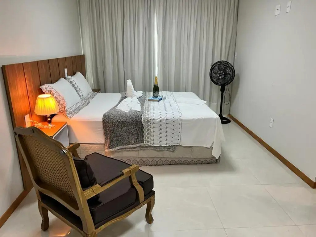 Magnífico APARTAMENTO de Charme - 3 quartos AR CONDICIONADOS SPLIT - Beira Mar, 2 banheiros, 2 Vagas Garagem, 4 Varandas, 2 Elevadores, Redes para Descanso, Wi-Fi, Air Fryer, Disney Plus, HBO Max, Cadeiras de Praia e Caixa Térmica