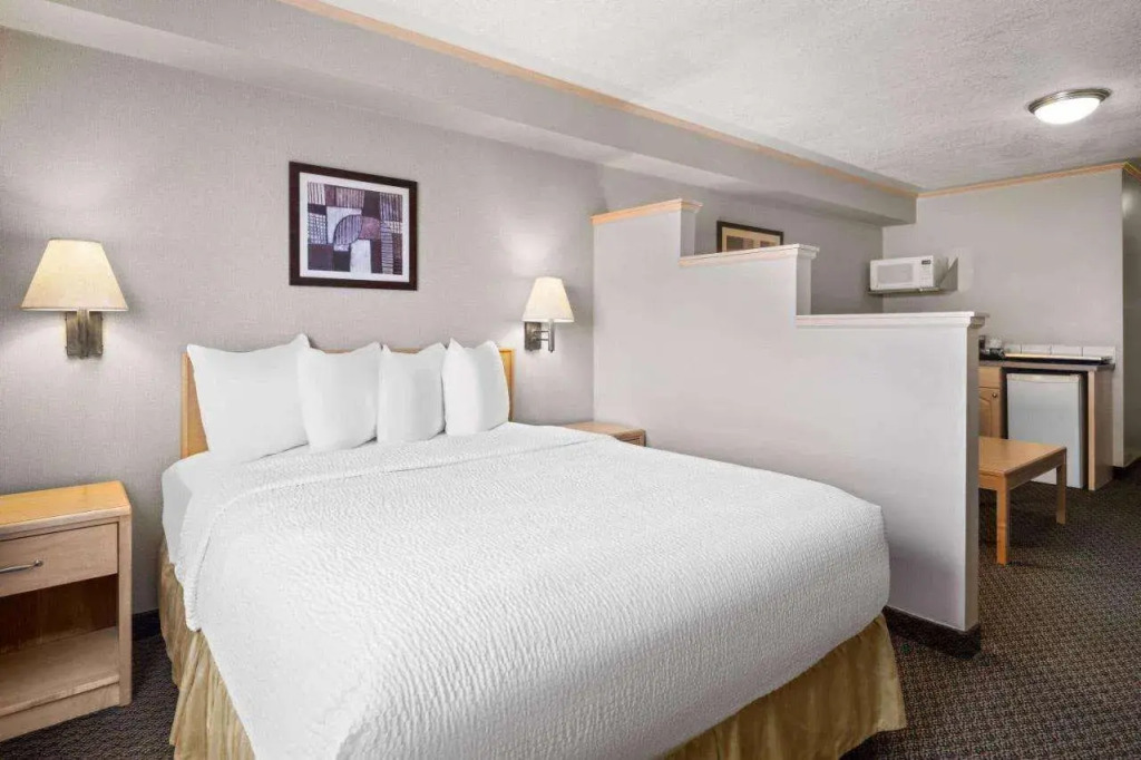 Travelodge by Wyndham Fort McMurray