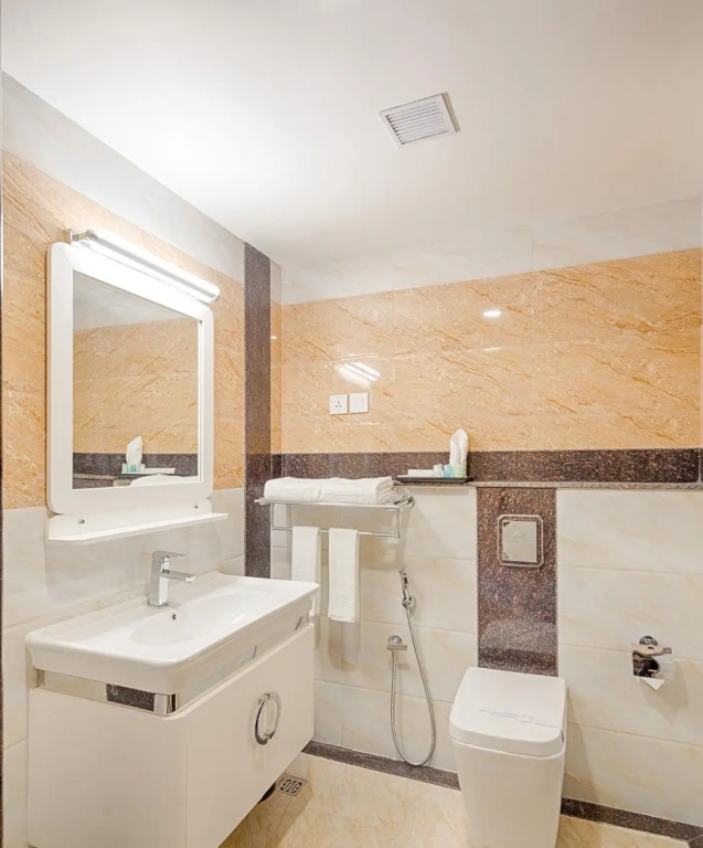 Hotel Lance International