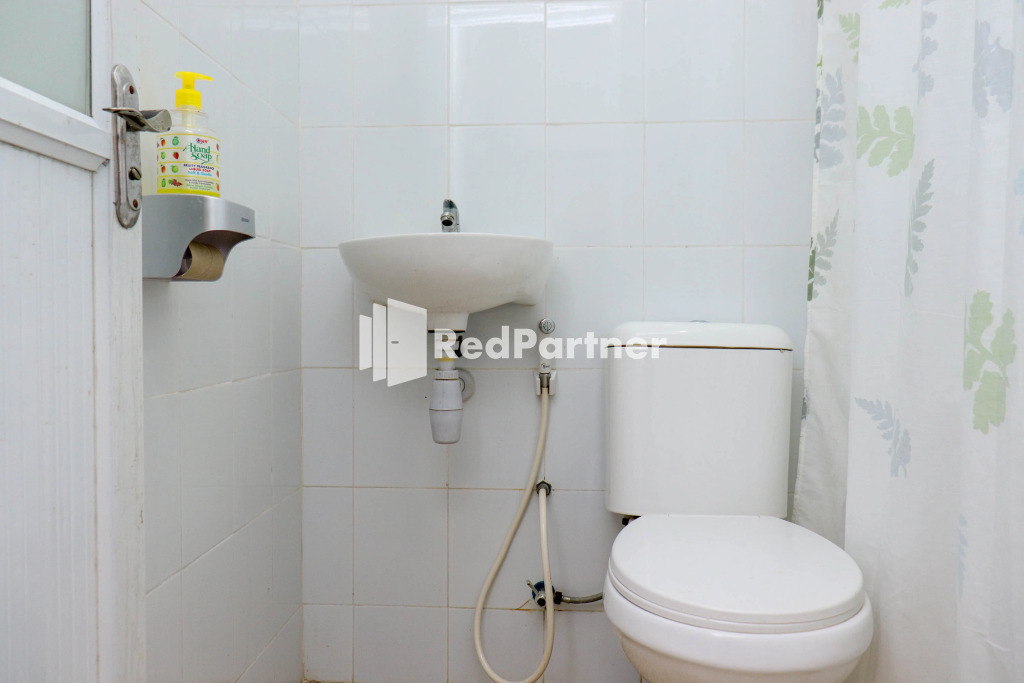 Sahabat Pantai Guest House Mitra RedDoorz