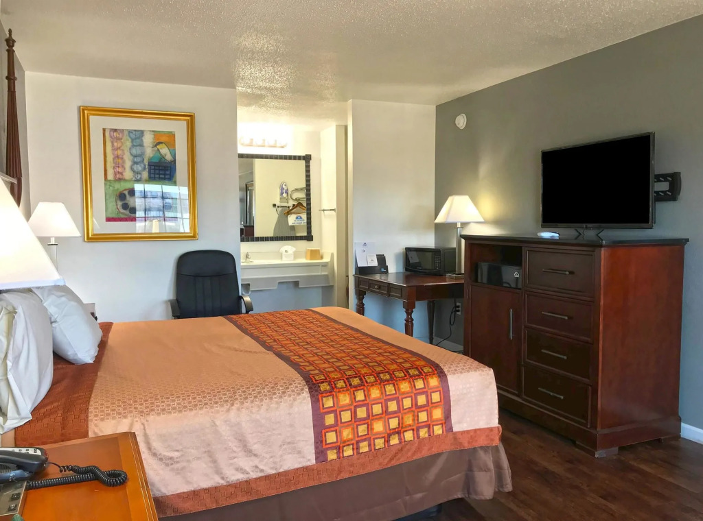 American Inn & Suites Russellville