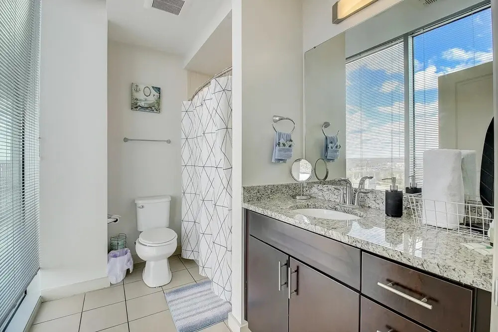 FRONTDESK Skyhouse Apts Uptown Charlotte