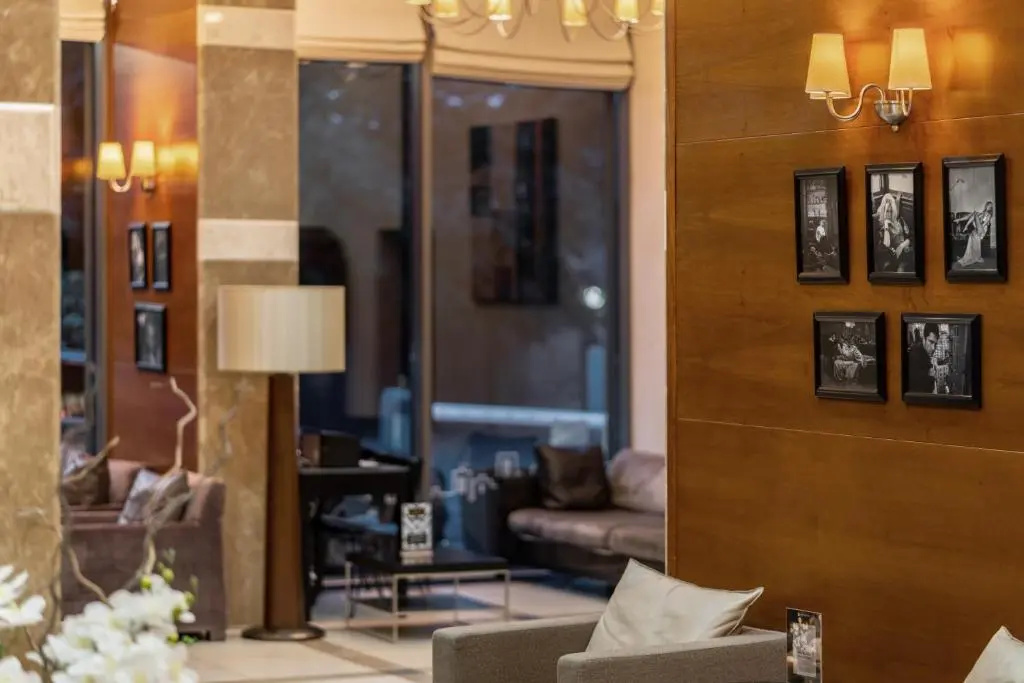 CITYHOTEL
