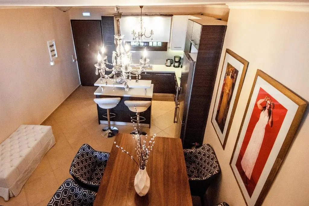 Ninos Luxury Apartment