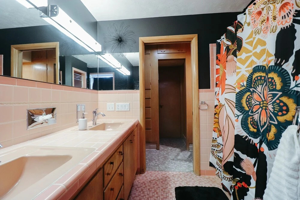 Charming Omaha Retreat - Near Zoo & Downtown 3 Bedroom Home by RedAwning