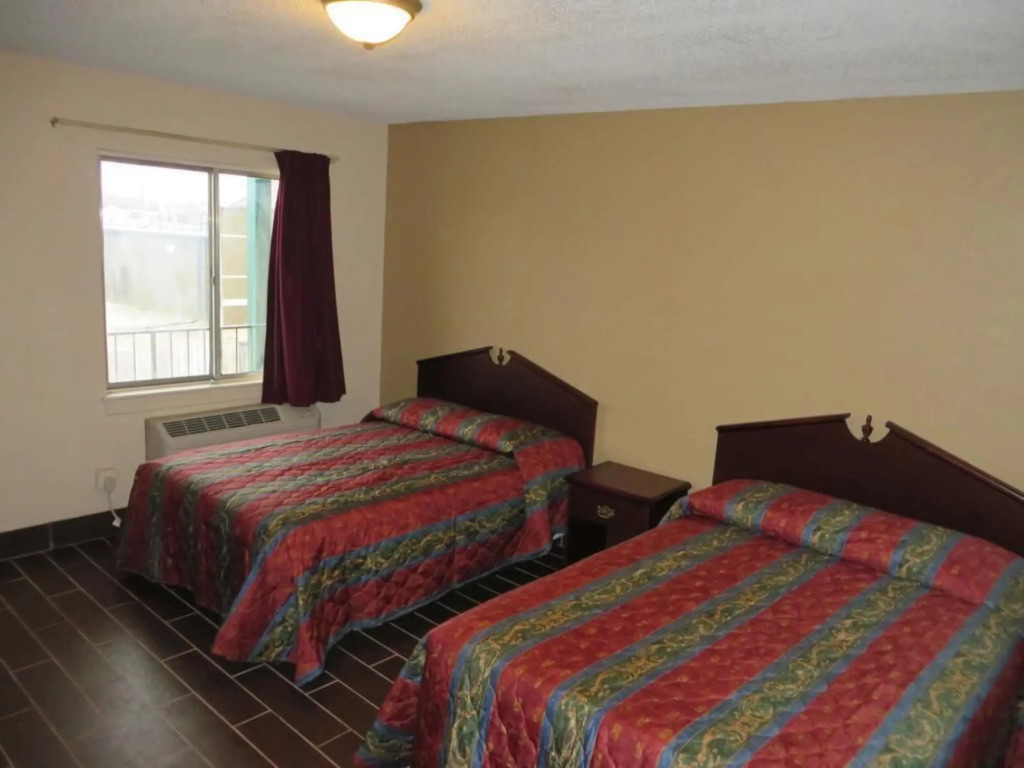 Budgetel Inn and Suites - Louisville