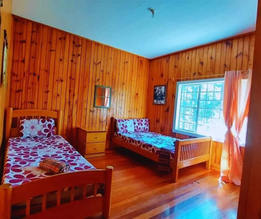Rooms At An American-Style Cabin
