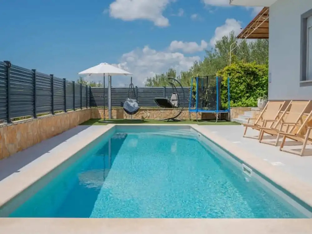 Famliy Holiday Villa Near Sea