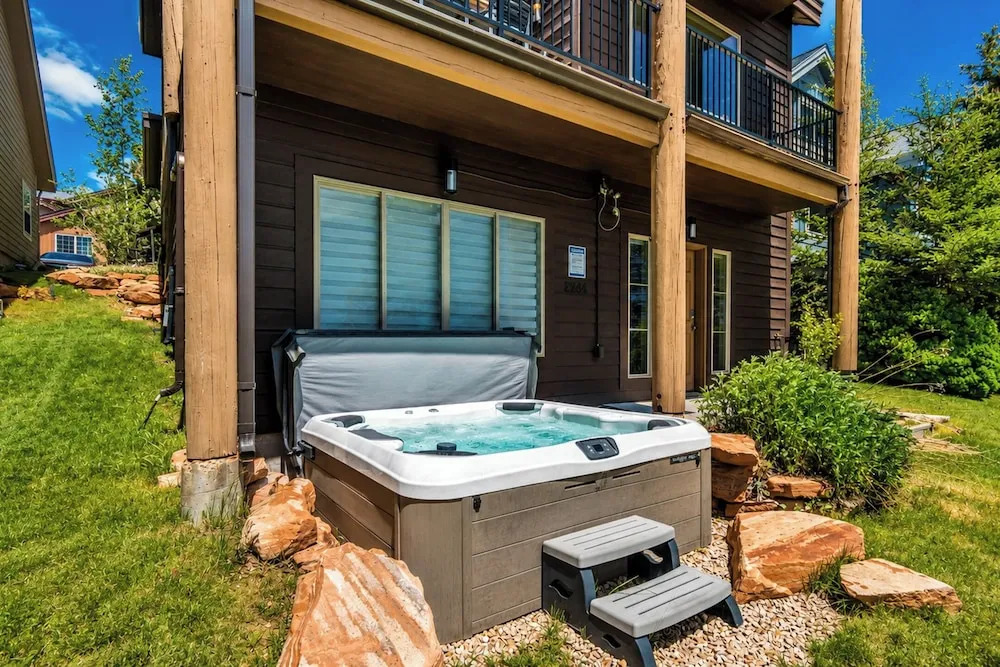 Hot Tub, 2 Mi to Cabriolet Lift: Family Mtn Escape