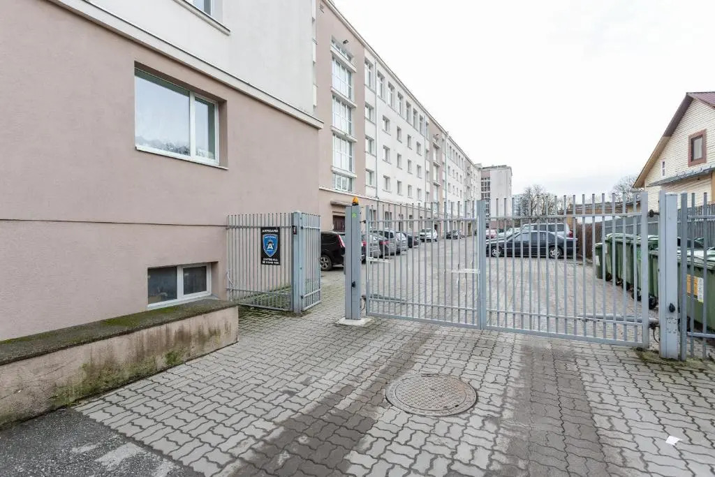3 room central apartmend 90m2 free parking