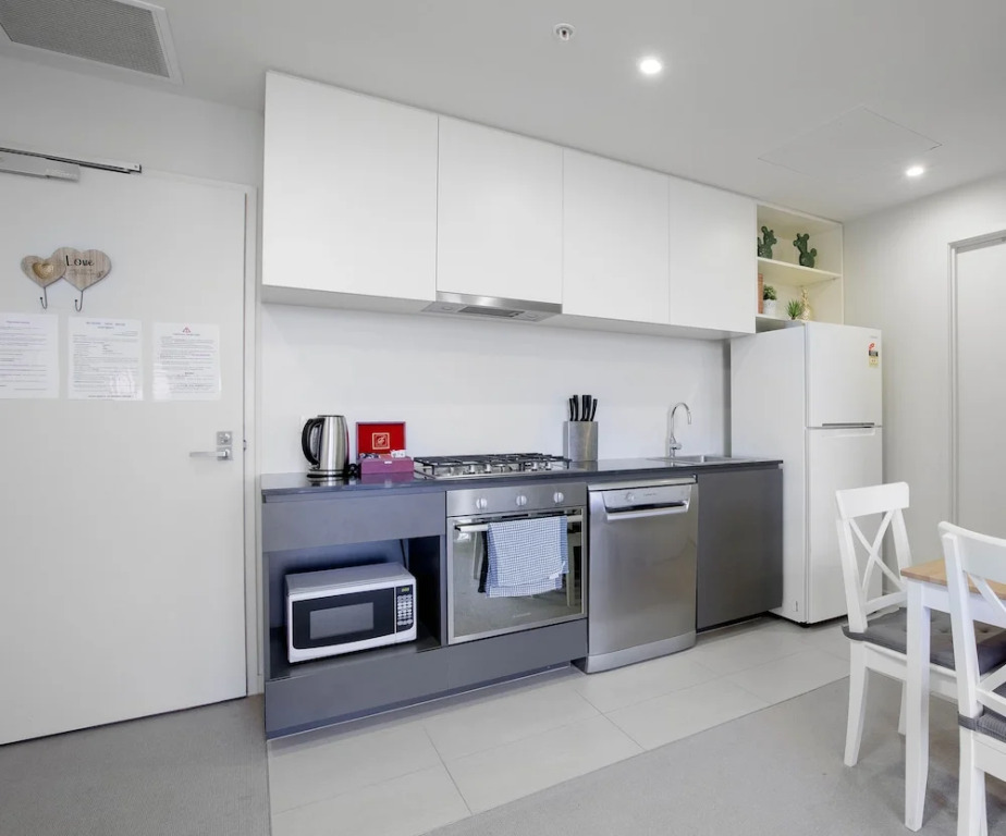 Aussie Escape Apartments-Skyline Collins Tower