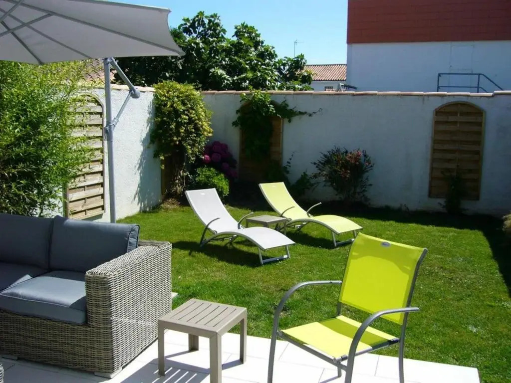 Maison rénovée avec jardin privatif, proche des Sables dOlonne, parking et Wifi inclus - FR-1-426-226