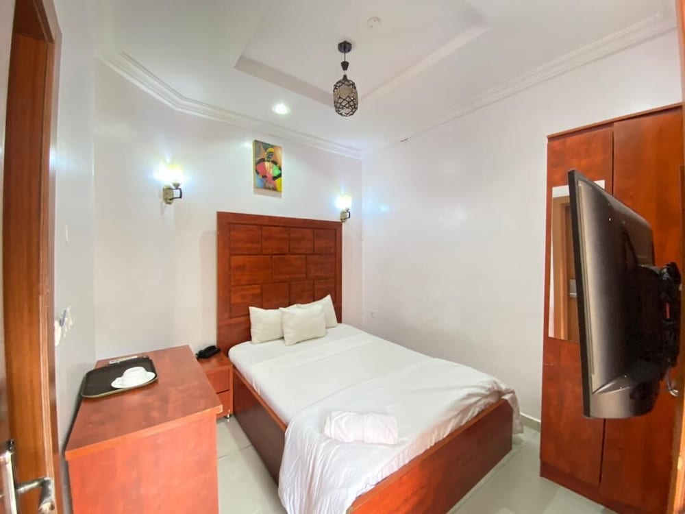 Bintoo Hotel Limited