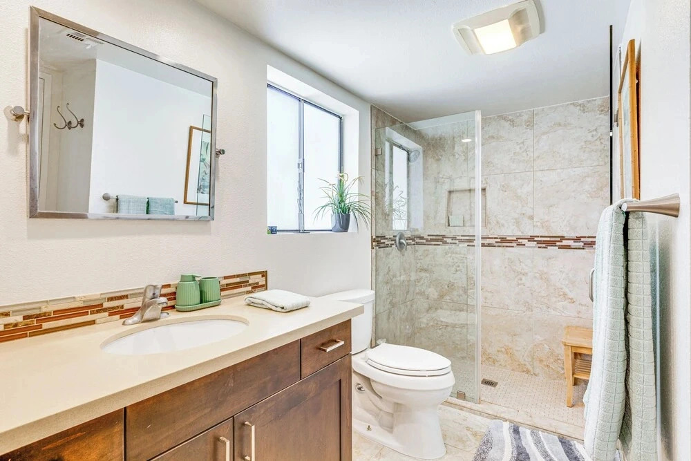 2 Mi to Dtwn! Chic Palm Springs Condo