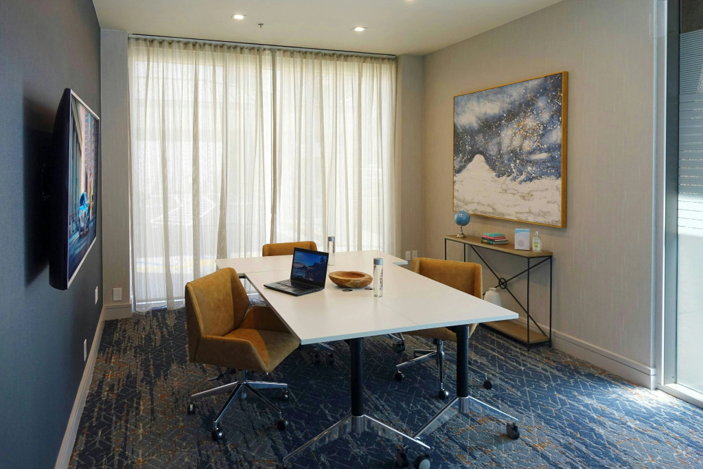 Courtyard by Marriott Los Angeles LAX / Century Boulevard