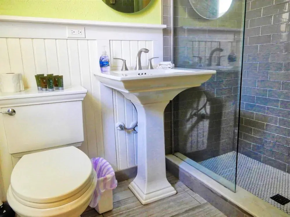 Coconut Grove Beach Resort Suite 2