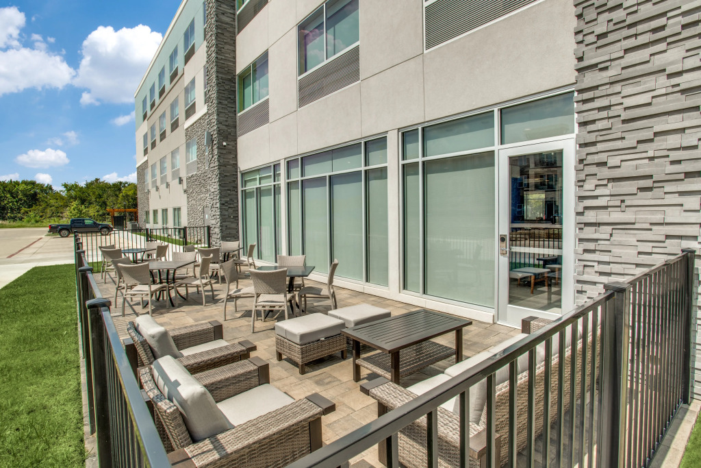 Holiday Inn Express & Suites - Denton South by IHG