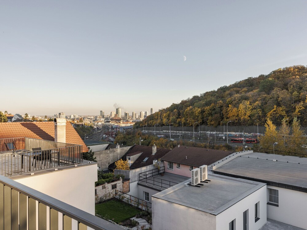 Gardinn Serviced Apartments