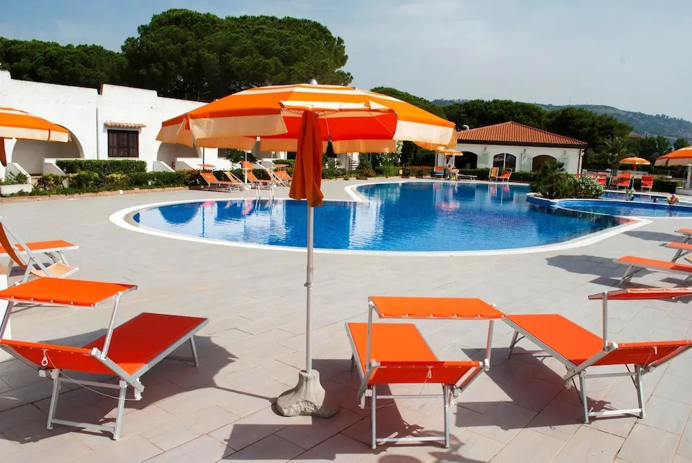 Estella Club