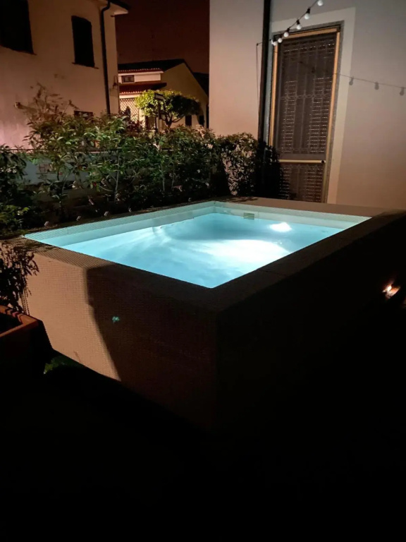 Jacuzzi & Relax - Casa Indipendente 20min da Milano