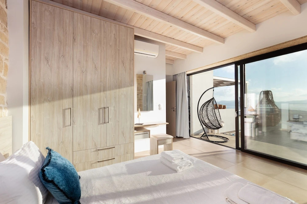 Argyrie Villas, luxury, amazing sea view, heated pool