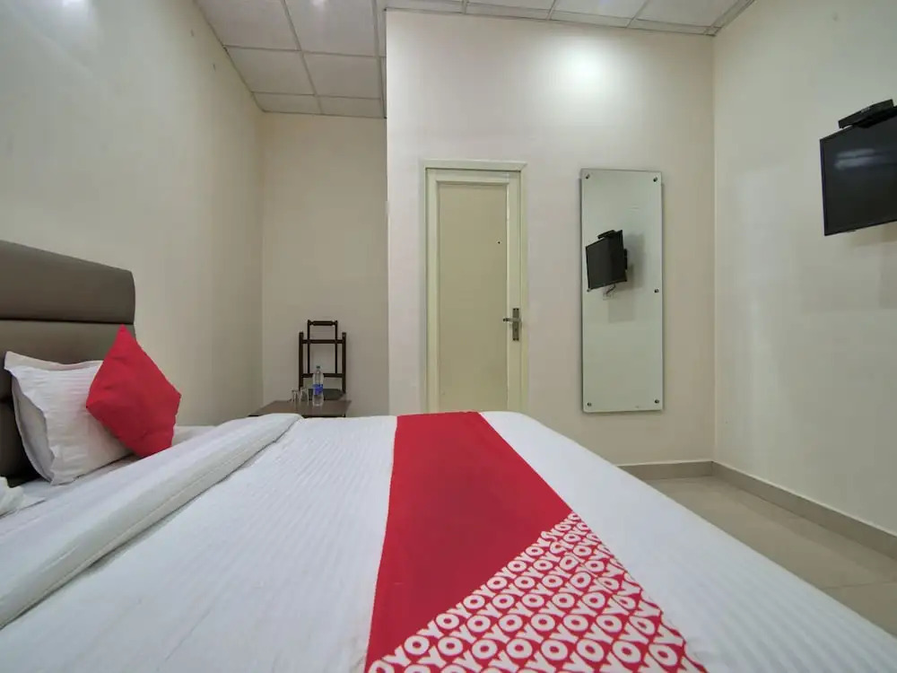 Oyo 7025 Hotel Lake View