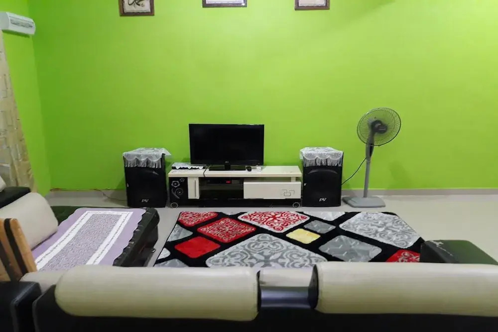 OYO 90215 Awani Homestay