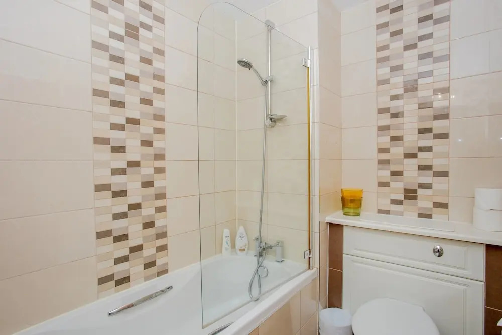 1 Bedroom Flat with Balcony Accommodates 4