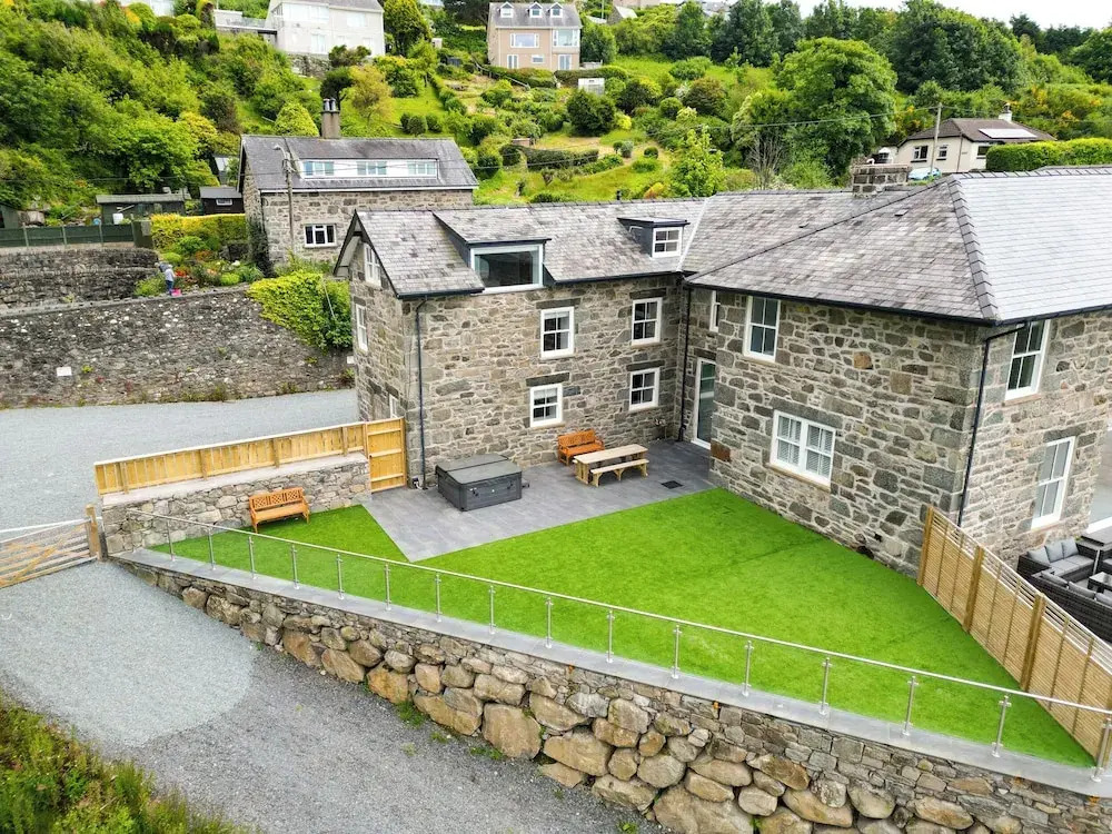 Valerian Lodge