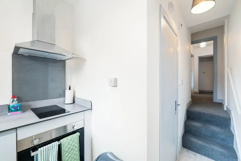 1 Bdr Modern Living in The Old Bank Hse