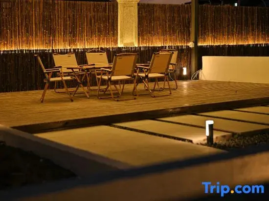 Xushe·Luxury Industrial Style Homestay (Shanghai Pudong New Area Lingang Shanyuan Store)