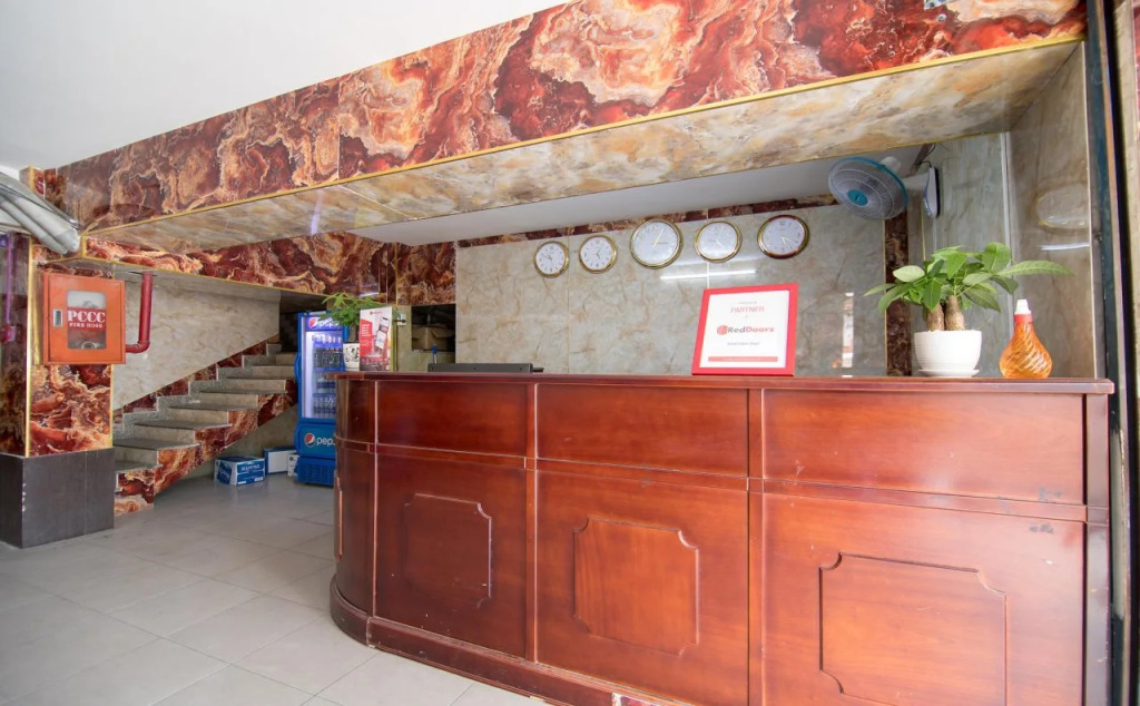 RedDoorz Plus Near Mien Tay Bus Station 2