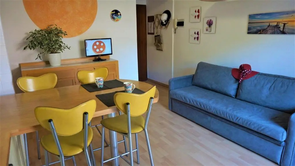 Lovely Flat on the Mezzanine Floor With Garden and Terrace by Beahost Rentals