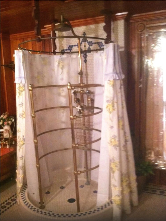 Montgomery Mansion Bed and Breakfast