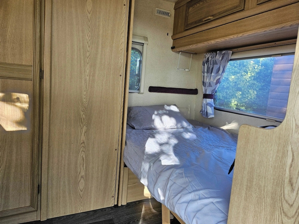 Unplugged Caravan Retreat Near the Sea