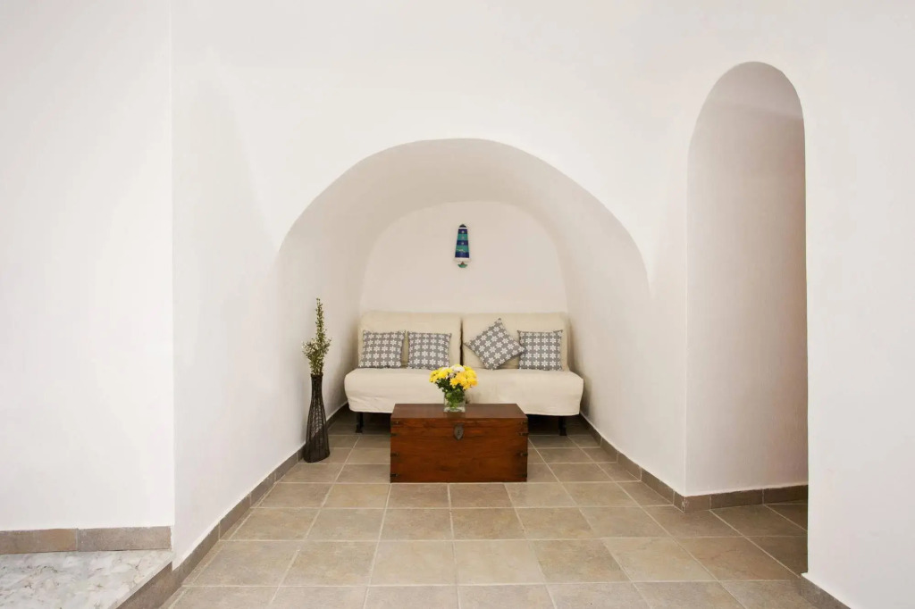 Semeli Cave House