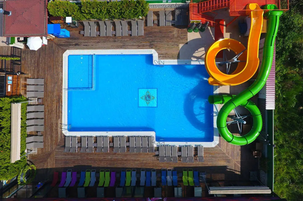 Grand Ayzek Hotel