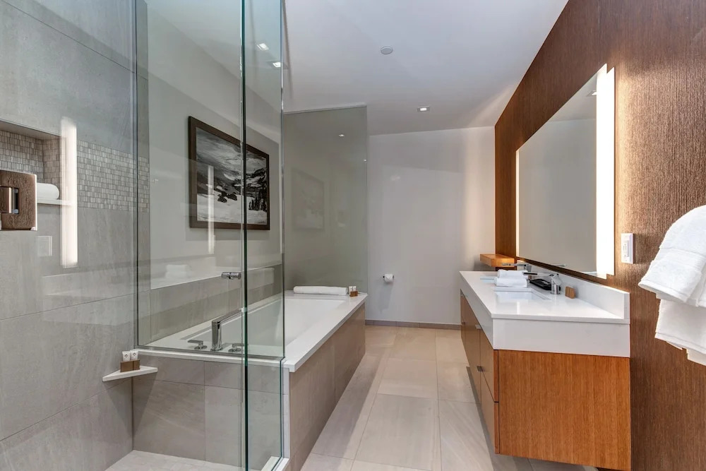 New Listing! All-suite Ski-in/ski-out Haven 3 Bedroom Condo