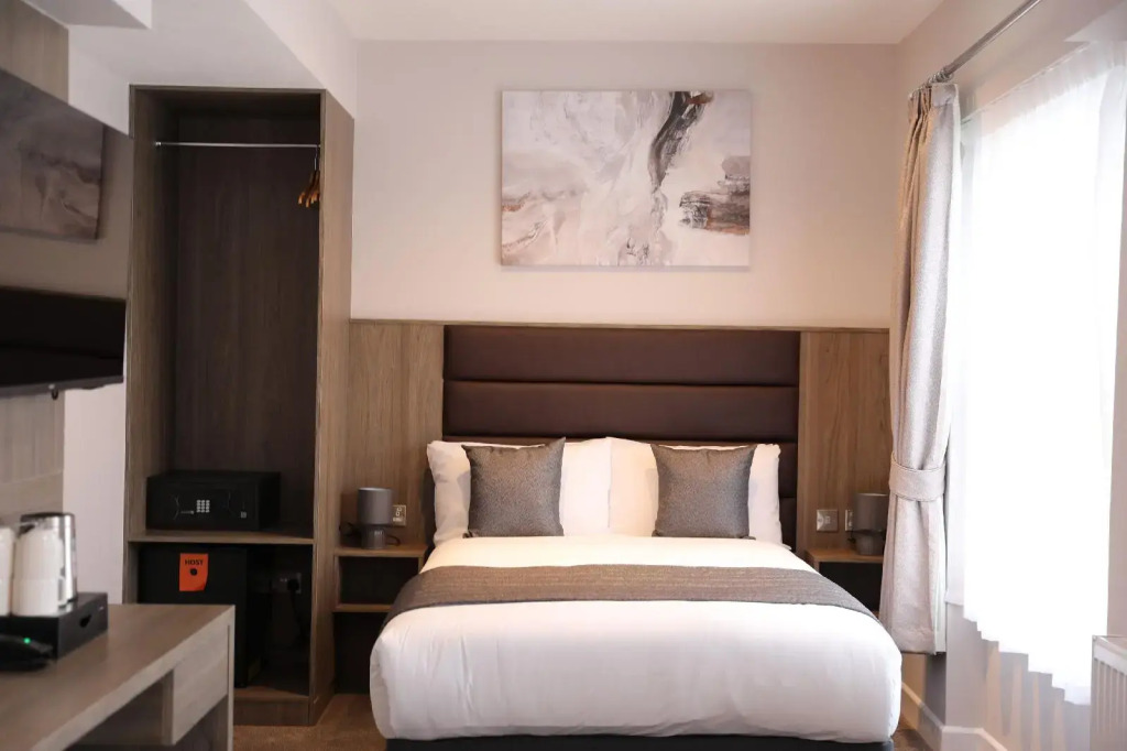 Reem Hotel